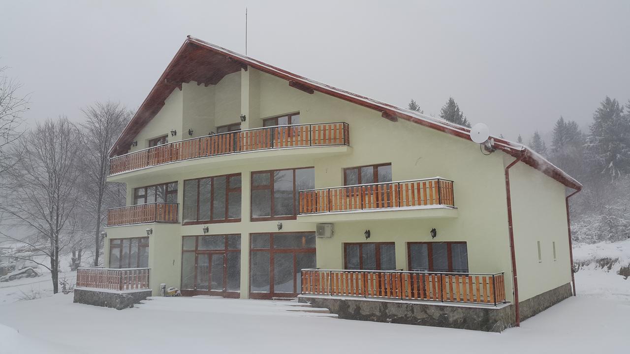 Casuta Din Padure Panzió Dragus Kültér fotó